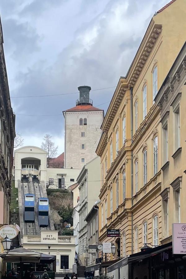 Grich Witch Apartment Zagreb Eksteriør billede